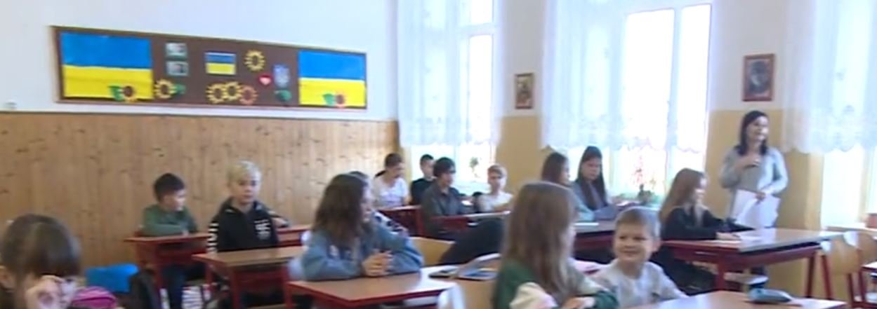 103) Provokace k vlajkám